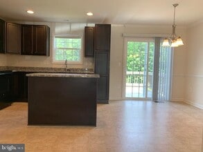 10415 Westgate Ct in Ruther Glen, VA - Building Photo - Building Photo