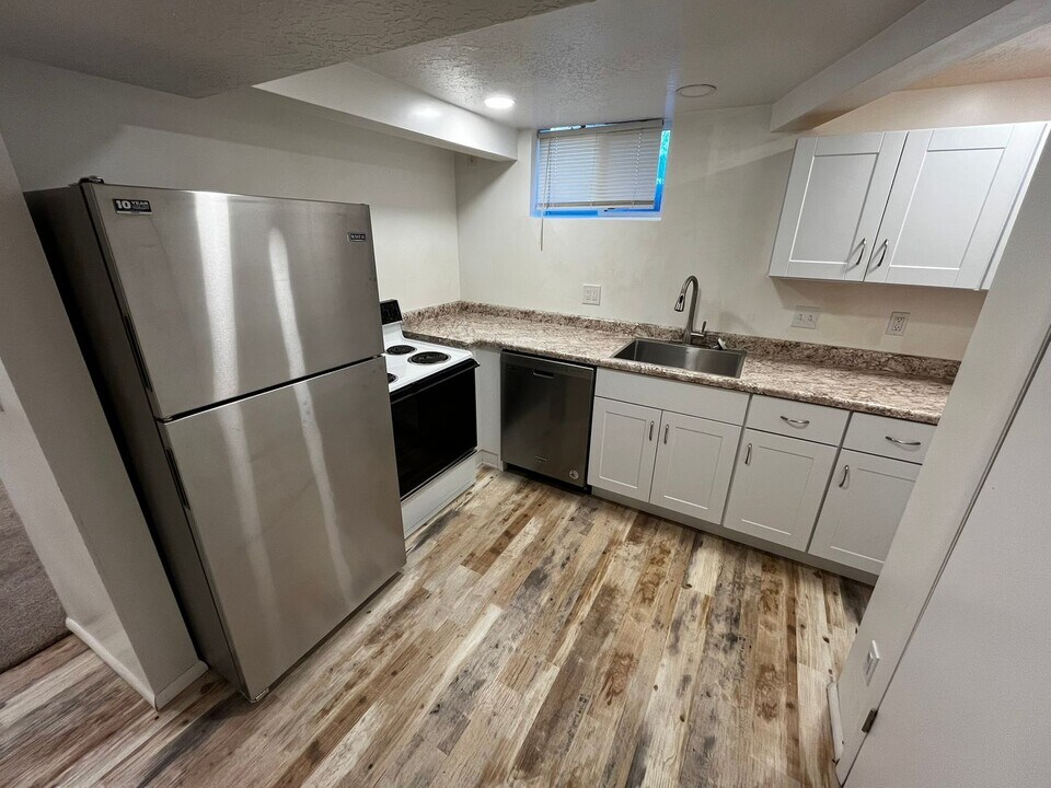 568-574 E 200 S in Kaysville, UT - Building Photo