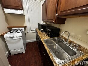 376 Riverway in Boston, MA - Foto de edificio - Building Photo