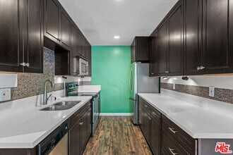 1200 Flores St in West Hollywood, CA - Building Photo - Building Photo