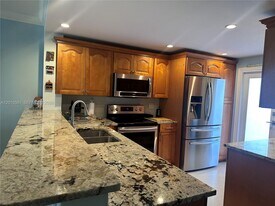 750 N Ocean Blvd in Pompano Beach, FL - Building Photo