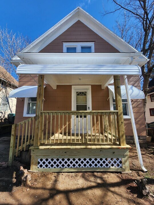 24 Riverview Pl in Rochester, NY - Building Photo