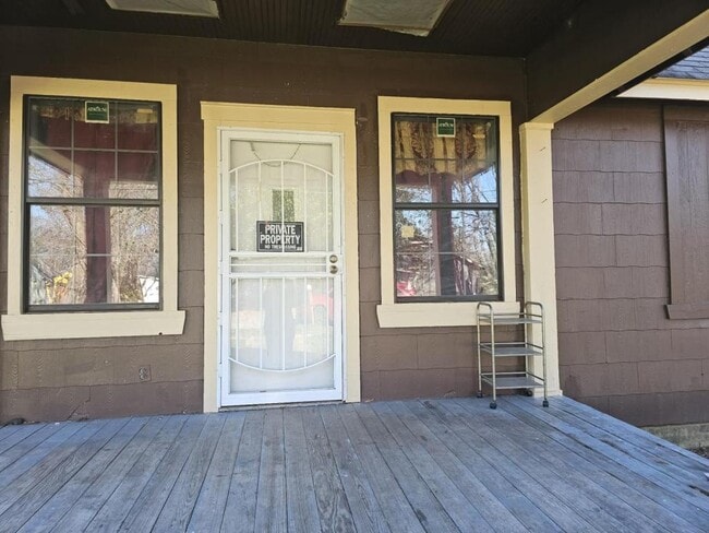 property at 423 Inez St