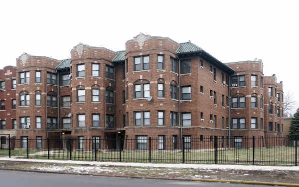 5902 W Washington Blvd in Chicago, IL - Foto de edificio