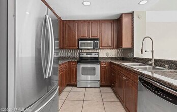 9745 Touchton Rd, Unit 3203 in Jacksonville, FL - Building Photo - Building Photo