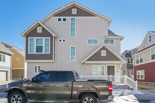 18580 E 47th Pl in Denver, CO - Building Photo