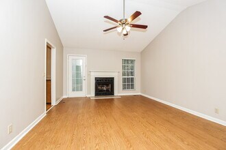 1444 Hunters Branch Rd in Nashville, TN - Foto de edificio - Building Photo