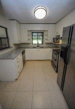 194 Meridianna Dr in Tallahassee, FL - Foto de edificio - Building Photo