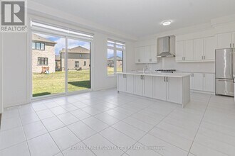 11 Wintergreen Ln in Adjala-Tosorontio, ON - Building Photo - Building Photo
