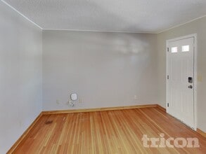 2605 Eastman Dr in St. Paul, MN - Building Photo - Building Photo