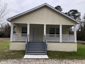 86684 Cardinal Rd in Yulee, FL - Foto de edificio - Building Photo