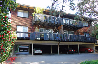 915 E Blithedale Ave Apartamentos