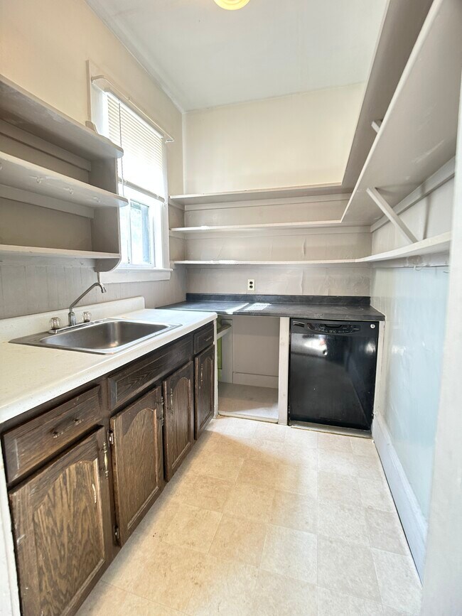 57 Rindge Ave, Unit 4 bd