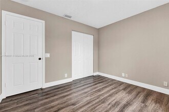 1518 Maple Dr in Weston, FL - Building Photo - Building Photo