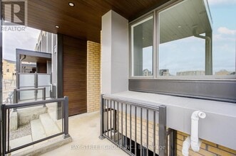 414 Lawrence Hts Wy in Toronto, ON - Building Photo - Building Photo