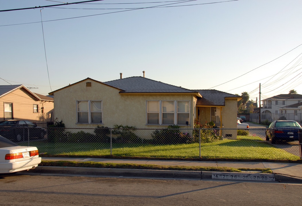 15632 Grevillea Ave in Lawndale, CA - Building Photo