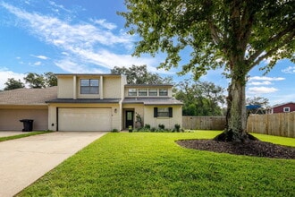 221 Thomas Ct NW in Fort Walton Beach, FL - Building Photo - Building Photo
