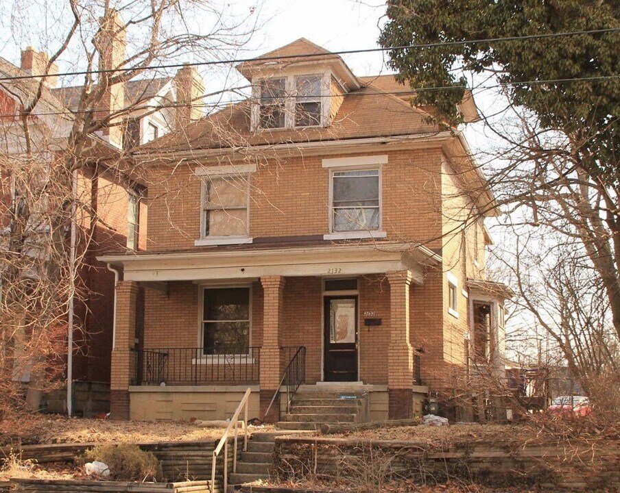2132 Summit St in Columbus, OH - Building Photo
