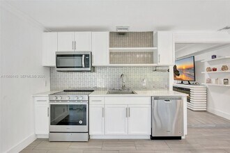 701 NE 8th St in Pompano Beach, FL - Building Photo - Building Photo