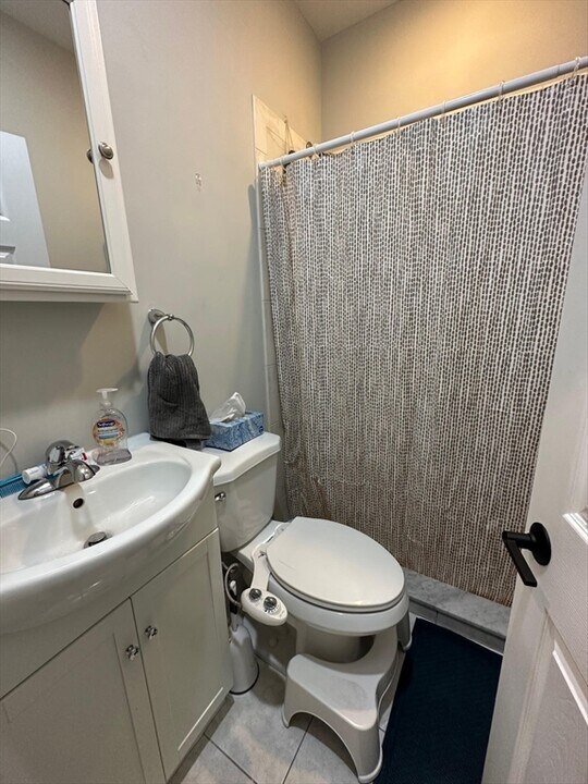 209 Endicott St, Unit 2 in Boston, MA - Building Photo