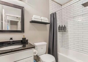 2424 Lyndale Ave S in Minneapolis, MN - Building Photo - Building Photo