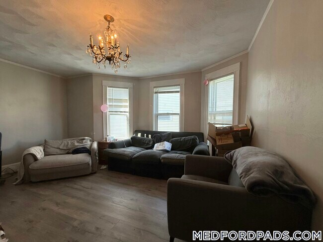 11 Bowdoin St, Unit 1 in Medford, MA - Building Photo - Building Photo