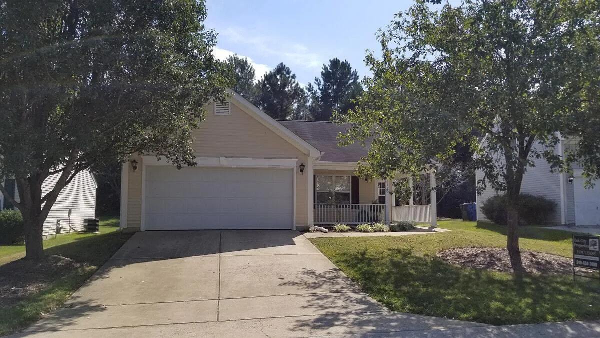 6120 Crayford Dr in Raleigh, NC - Building Photo