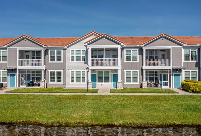 Latitude 27 in Sarasota, FL - Foto de edificio - Building Photo