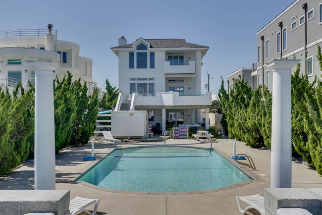 property at 502 S Atlantic Ave