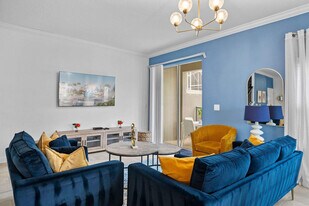 1102 Kingsbarn St in Davenport, FL - Building Photo