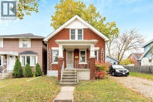 955 Pillette Rd in Windsor, ON - Building Photo