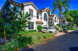 133 Colonade Cir in Naples, FL - Building Photo