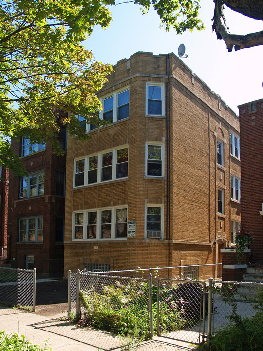 1755 W Albion Ave in Chicago, IL - Foto de edificio