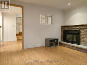 4 Southdale Dr in Markham, ON - Building Photo - Building Photo