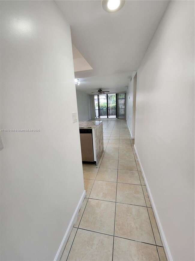 8441 Forest Hills Dr in Coral Springs, FL - Building Photo - Building Photo
