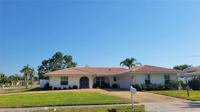 2942 Tuckerstown Dr in Sarasota, FL - Building Photo - Building Photo