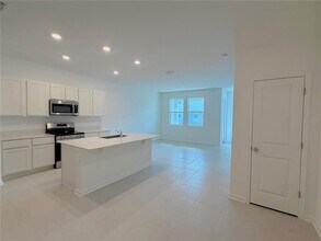 618 Poppy Ln in Dundee, FL - Building Photo - Building Photo