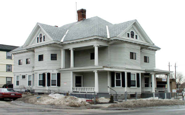 85 Rogers St in Lowell, MA - Building Photo - Building Photo