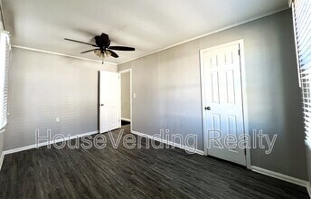 407 Douglas Ave in Maryville, TN - Building Photo - Building Photo