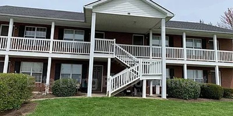 101 Pine Tree Path in Georgetown, KY - Foto de edificio