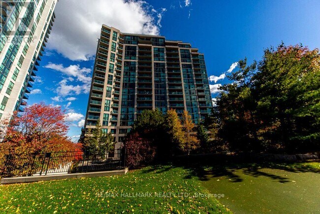 68 Grangeway Ave in Toronto, ON - Building Photo - Building Photo