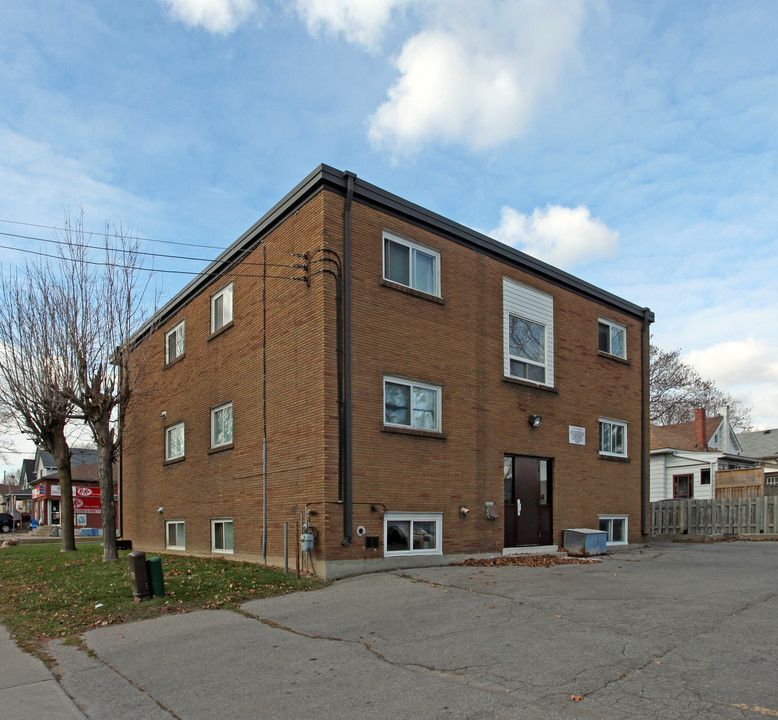 651 Burton Rd in Oshawa, ON - Building Photo