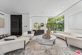213 S La Peer Dr in Beverly Hills, CA - Building Photo - Building Photo