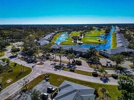 6999 W Country Club Dr N, Unit 124 in Sarasota, FL - Building Photo