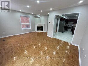 102 Lucena Crescent in Vaughan, ON - Building Photo - Building Photo