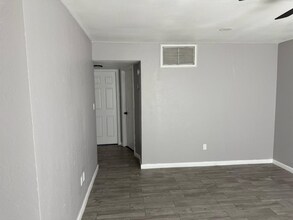 1819 N 40th St in Phoenix, AZ - Foto de edificio - Building Photo