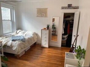 4 Woodstock Ave, Unit 3 in Boston, MA - Foto de edificio - Building Photo