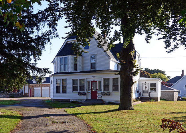 2028-2036 Acushnet Ave in New Bedford, MA - Building Photo - Building Photo