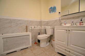 11 Kinross Rd, Unit 2 in Boston, MA - Building Photo - Building Photo