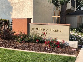 Irish Hills Hamlet in San Luis Obispo, CA - Foto de edificio - Building Photo